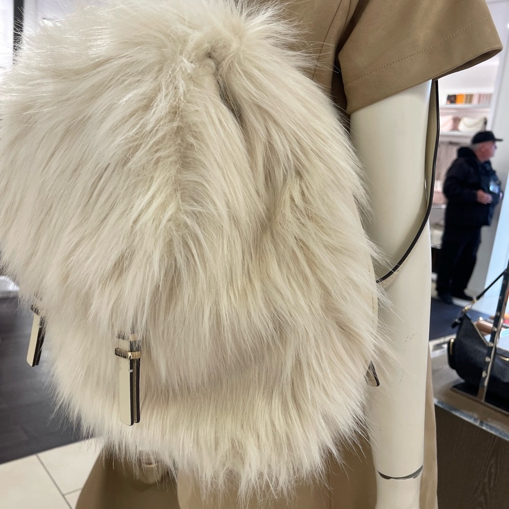 MICHAEL KORS Quinn Medium Flap Faux Fur Backpack
Natural 
NWT 

Live Style - Picture 5 of 16